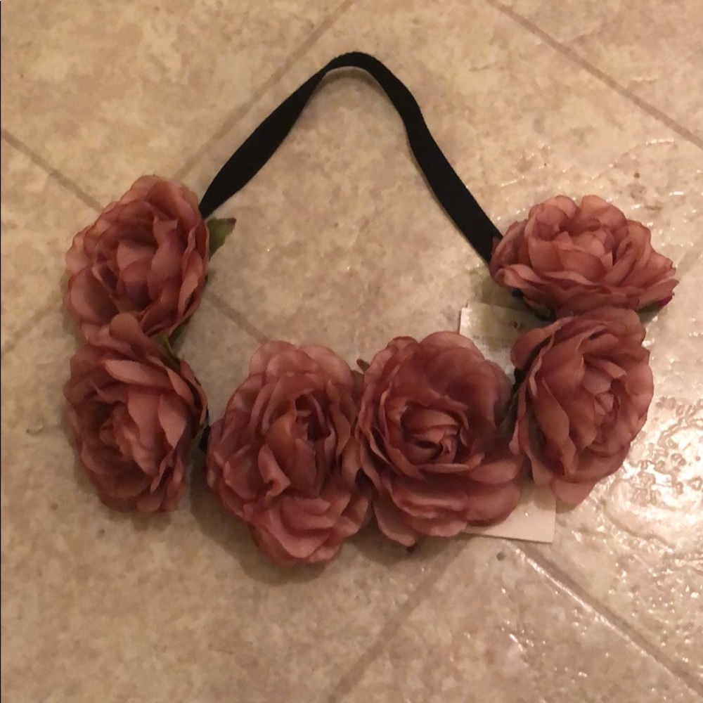 Floral headband great for festivals - Picture 4 of 7